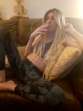 Snapshot of LAXdesires chatting on November 2025 07:45:02 PM LAXdesires online show from November 2025 07:45:02 PM