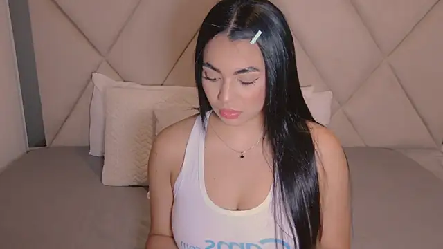 Snapshot of CharlotteeBrownn chatting on July 2026 12:24:02 AM CharlotteeBrownn online show from July 2026 12:24:02 AM