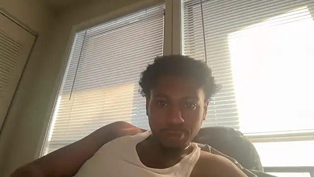 Snapshot of Yungandhungd chatting on November 2025 09:31:02 PM Yungandhungd online show from November 2025 09:31:02 PM