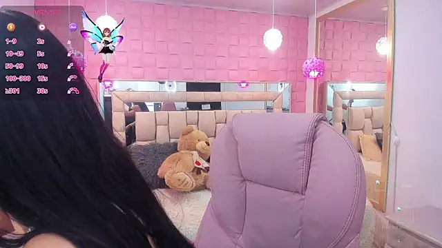  laaura  online show from October 2025 07:23:01 PM