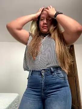 Snapshot of emma_hot2006 chatting on November 2025 06:30:01 PM emma hot2006 online show from November 2025 06:30:01 PM