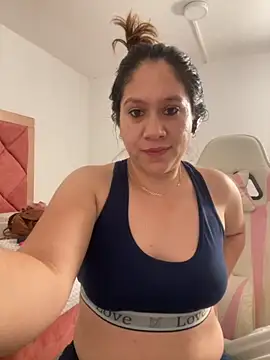 Snapshot of emma_hot2006 chatting on November 2025 05:45:02 PM emma hot2006 online show from November 2025 05:45:02 PM