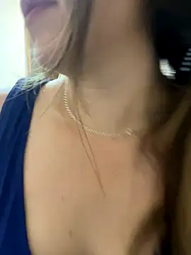 Snapshot of emma_hot2006 chatting on November 2025 06:00:02 PM emma hot2006 online show from November 2025 06:00:02 PM