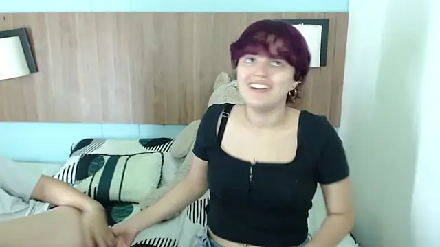 Snapshot of JadeAndJess_ chatting on September 2025 01:35:01 PM JadeAndJess online show from September 2025 01:35:01 PM