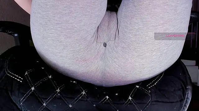 Cameltoe squirt inPants online show from October 2025 02:29:01 PM