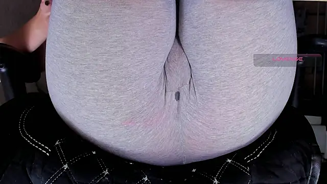 Cameltoe squirt inPants online show from October 2025 01:33:02 PM