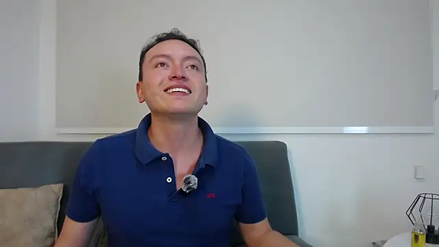 Snapshot of Robert2_honey chatting on September 2025 01:07:02 AM Robert2 honey online show from September 2025 01:07:02 AM