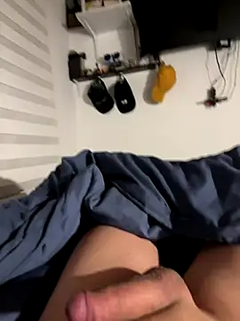 Snapshot of Robert2_honey chatting on September 2025 10:17:01 AM Robert2 honey online show from September 2025 10:17:01 AM