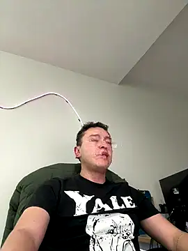 Snapshot of Robert2_honey chatting on September 2025 08:23:02 PM Robert2 honey online show from September 2025 08:23:02 PM