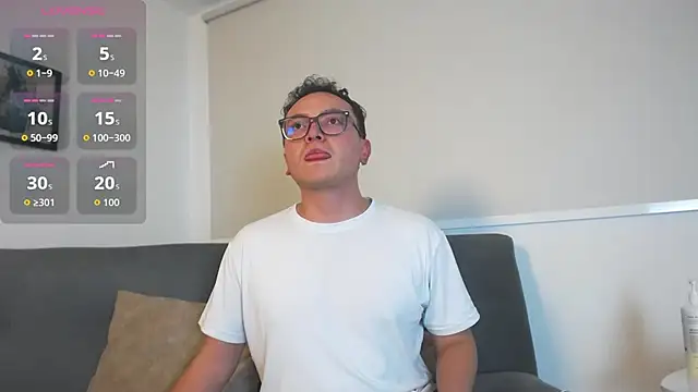 Snapshot of Robert2_honey chatting on September 2025 10:26:01 PM Robert2 honey online show from September 2025 10:26:01 PM