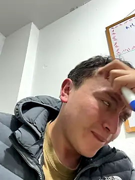 Snapshot of Robert2_honey chatting on October 2025 08:01:01 AM Robert2 honey online show from October 2025 08:01:01 AM