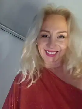 Snapshot of merlyn4 chatting on November 2025 10:05:01 AM merlyn4 online show from November 2025 10:05:01 AM