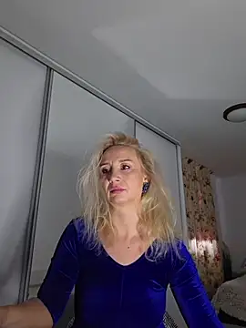 Snapshot of merlyn4 chatting on November 2025 08:33:02 AM merlyn4 online show from November 2025 08:33:02 AM