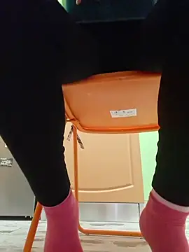 Snapshot of merlyn4 chatting on November 2025 09:52:01 AM merlyn4 online show from November 2025 09:52:01 AM