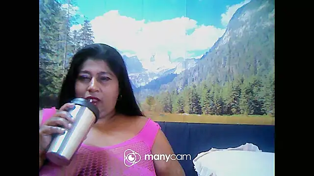 Snapshot of indianhoney694u chatting on February 2025 05:25:01 AM indianhoney694u online show from February 2025 05:25:01 AM