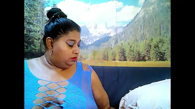 Snapshot of indianhoney694u chatting on September 2025 05:20:01 AM indianhoney694u online show from September 2025 05:20:01 AM