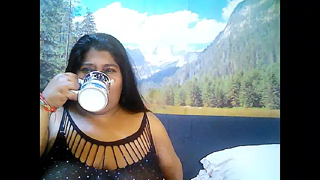 Snapshot of indianhoney694u chatting on October 2025 05:59:01 AM indianhoney694u online show from October 2025 05:59:01 AM