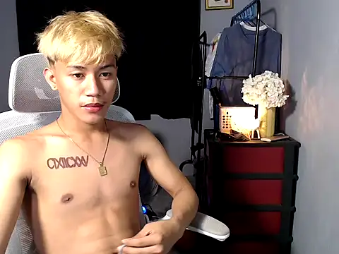 naughtyboyloy 0 online show from December 2025 02:32:02 PM