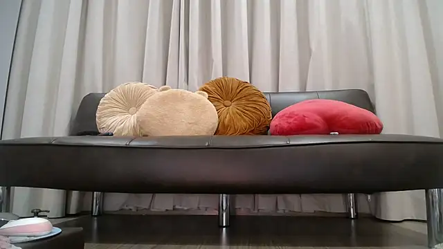 Liz Hu online show from February 2025 11:04:01 AM