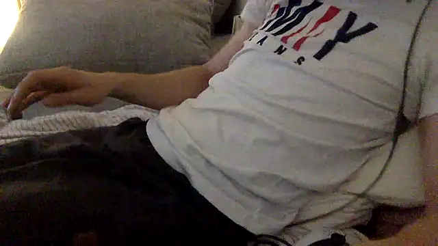 Snapshot of Breezydicksn chatting on November 2025 05:56:01 PM Breezydicksn online show from November 2025 05:56:01 PM