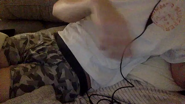 Snapshot of Breezydicksn chatting on November 2025 09:25:01 PM Breezydicksn online show from November 2025 09:25:01 PM