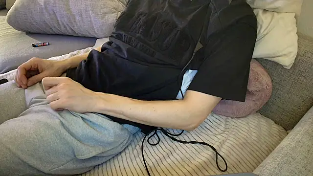 Snapshot of Breezydicksn chatting on November 2025 10:56:01 PM Breezydicksn online show from November 2025 10:56:01 PM