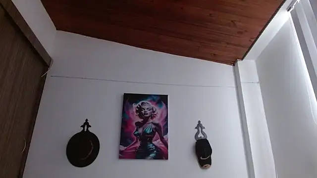 Crystal Star  online show from April 2026 12:31:01 PM