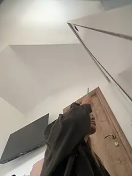 KayaAzur online show from November 2025 08:25:01 AM