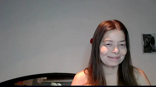 Snapshot of SexySarah177 chatting on December 2024 09:20:02 PM SexySarah177 online show from December 2024 09:20:02 PM