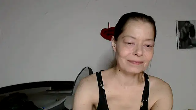 Snapshot of SexySarah177 chatting on February 2026 09:29:01 PM SexySarah177 online show from February 2026 09:29:01 PM