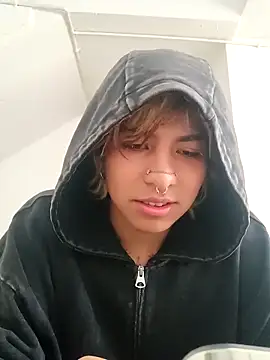 OliIverr22 online show from September 2025 04:07:01 PM