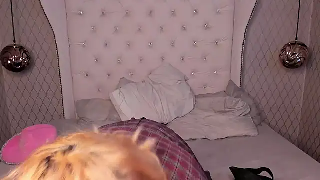 OliIverr22 online show from October 2025 12:09:01 PM