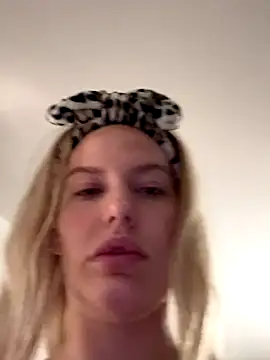 Chloemillerrxx online show from September 2025 12:22:02 AM