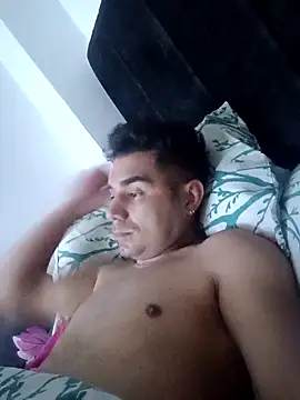 Snapshot of Ffeenniizz chatting on March 2026 02:46:01 AM Ffeenniizz online show from March 2026 02:46:01 AM