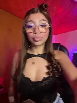 Snapshot of Maddy_Piink chatting on February 2026 04:36:02 PM Maddy Piink online show from February 2026 04:36:02 PM