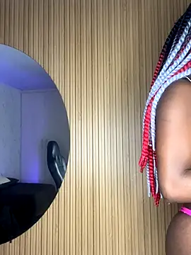 Snapshot of MorenaLush_Eup chatting on November 2025 03:28:02 AM MorenaLush Eup online show from November 2025 03:28:02 AM