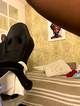 Snapshot of MorenaLush_Eup chatting on November 2025 03:10:02 AM MorenaLush Eup online show from November 2025 03:10:02 AM