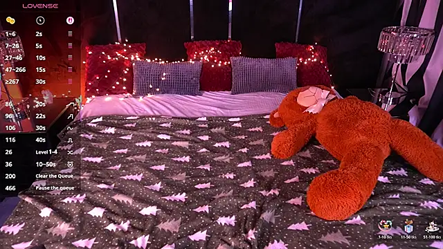 Pixie Peachh online show from February 2026 10:02:02 PM