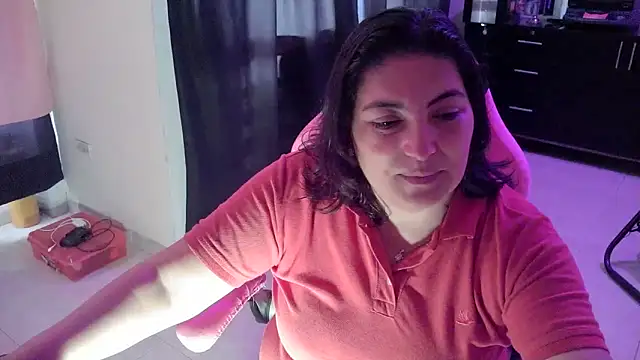Snapshot of lina_maria99 chatting on May 2026 03:53:02 PM lina maria99 online show from May 2026 03:53:02 PM
