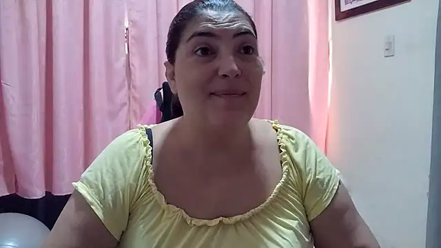 Snapshot of lina_maria99 chatting on May 2026 11:51:02 AM lina maria99 online show from May 2026 11:51:02 AM