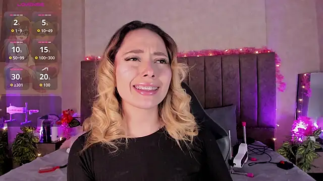 LanaMills  online show from May 2026 04:42:01 AM