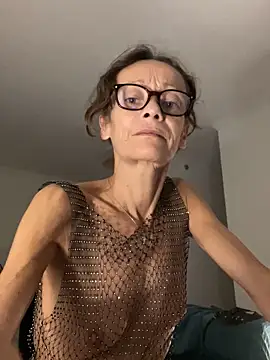 Chris06d22xh online show from September 2025 06:29:01 PM