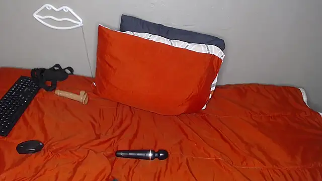 Lunalee online show from September 2025 06:09:02 PM