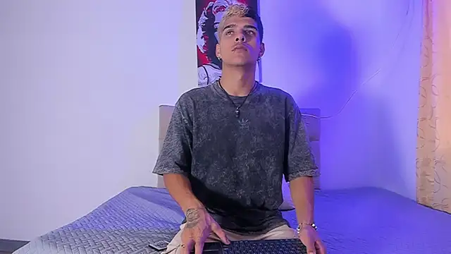 Snapshot of wyatt_3 chatting on September 2025 11:32:01 AM wyatt 3 online show from September 2025 11:32:01 AM