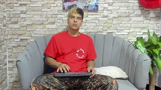 Snapshot of wyatt_3 chatting on September 2025 11:00:01 AM wyatt 3 online show from September 2025 11:00:01 AM