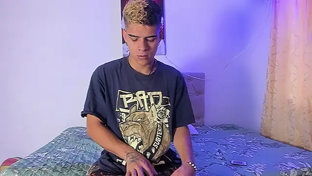 Snapshot of wyatt_3 chatting on September 2025 11:22:02 AM wyatt 3 online show from September 2025 11:22:02 AM