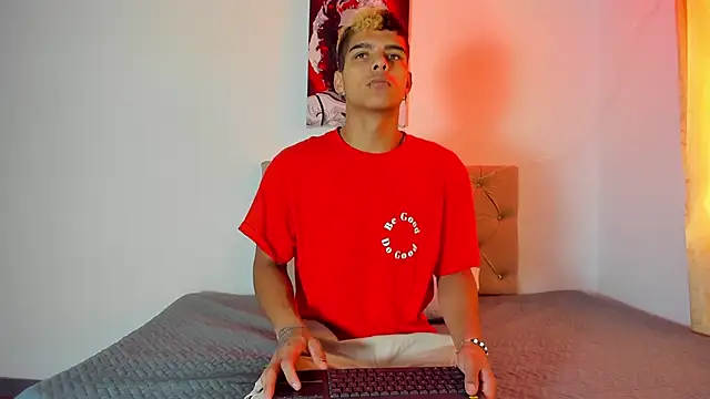 Snapshot of wyatt_3 chatting on September 2025 12:54:01 PM wyatt 3 online show from September 2025 12:54:01 PM