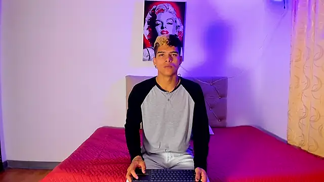 Snapshot of wyatt_3 chatting on September 2025 11:59:01 AM wyatt 3 online show from September 2025 11:59:01 AM