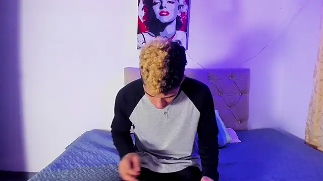 Snapshot of wyatt_3 chatting on October 2025 11:40:02 AM wyatt 3 online show from October 2025 11:40:02 AM