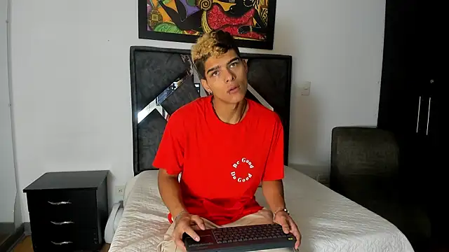 Snapshot of wyatt_3 chatting on October 2025 12:13:02 PM wyatt 3 online show from October 2025 12:13:02 PM